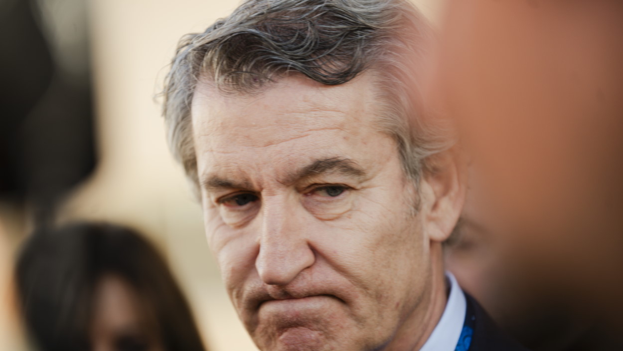 Feijóo arenga a su derecha mediática entre peticiones de "Pulitzer" mientras sus lacayos atacan a periodistas. EP.