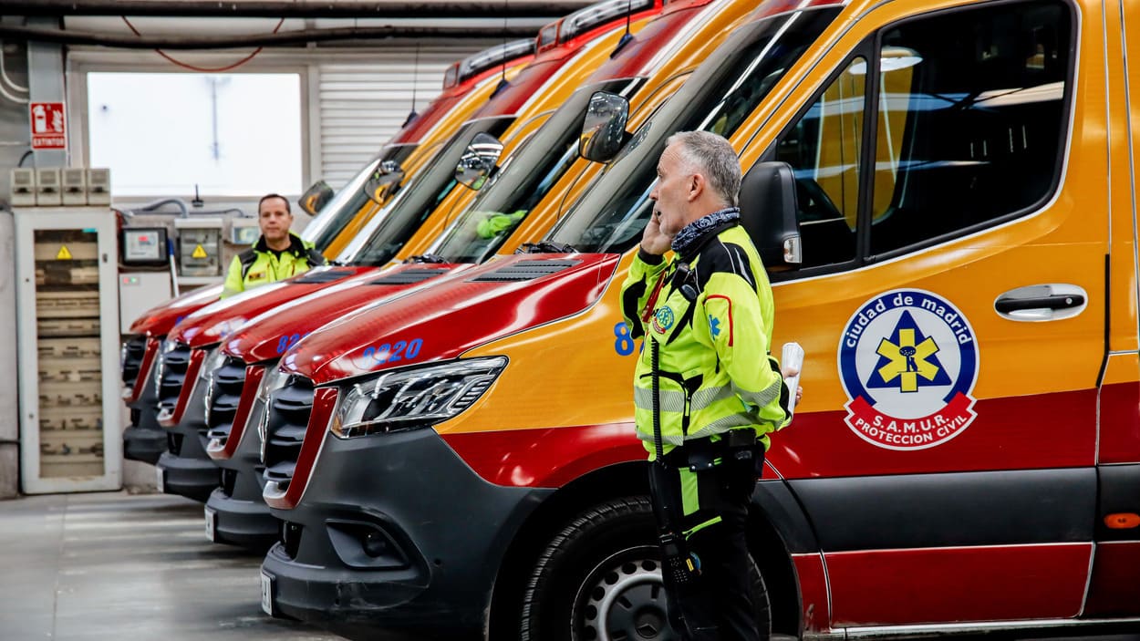 Ambulancias en la Base 0 de SAMUR. EP.