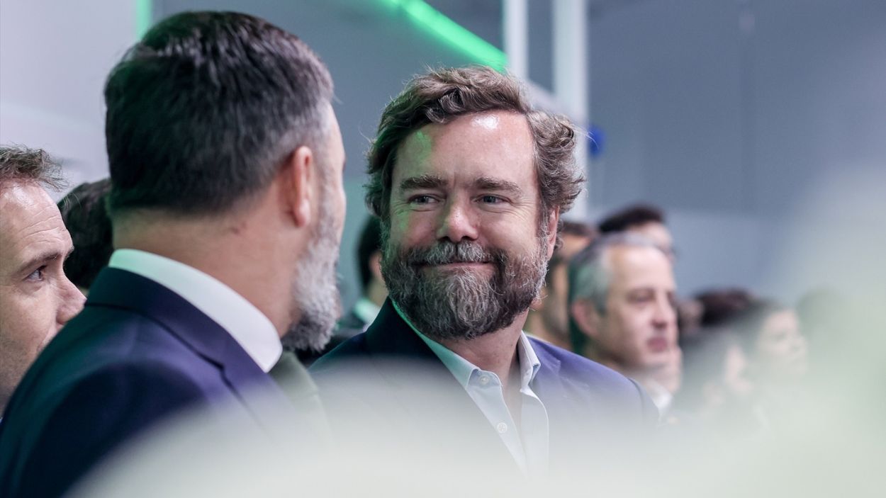 Abascal y Espinosa de los Monteros tras la rueda de prensa tras la reunión del Comité de Acción Política de VOX. EP