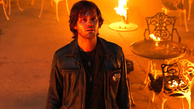 Jeremy Irvine como James Sunderland en Return To Silent Hill Jeremy Irvine como James Sunderland en Return To Silent Hill