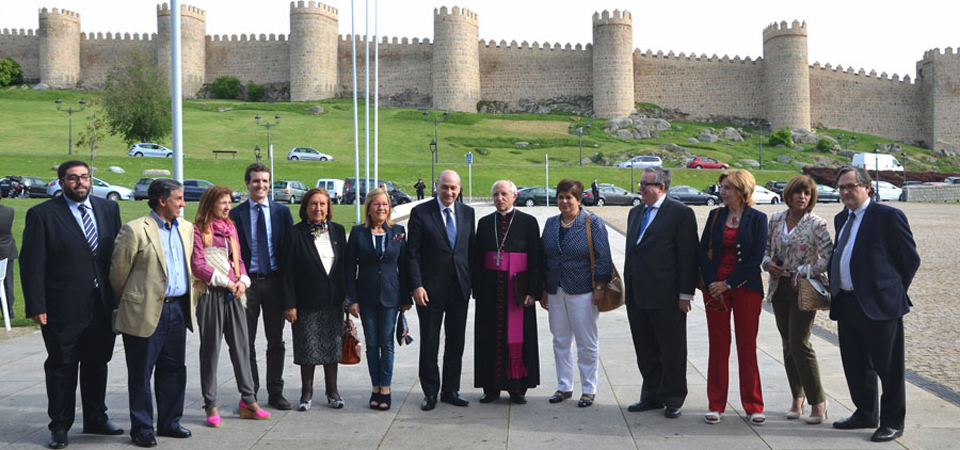 El presidente de la diputación de Ávila, Jesús Manuel Sánchez (primero por la izquierda) en un acto de la UCAV junto a Pablo Casado o Jorge Fernández Díaz 