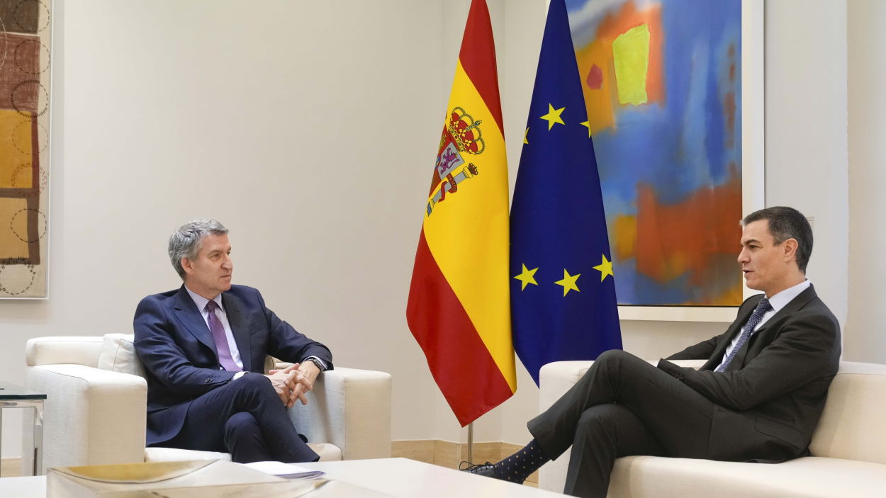 Un PSOE en caída ganaría las elecciones por nueve puntos gracias al estancamiento del PP. EP.