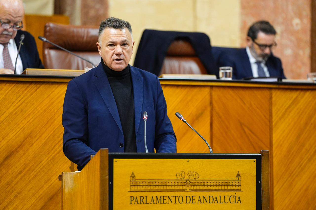 Juan Antonio Delgado en una intervención parlamentaria Juan Antonio Delgado en una intervención parlamentaria
