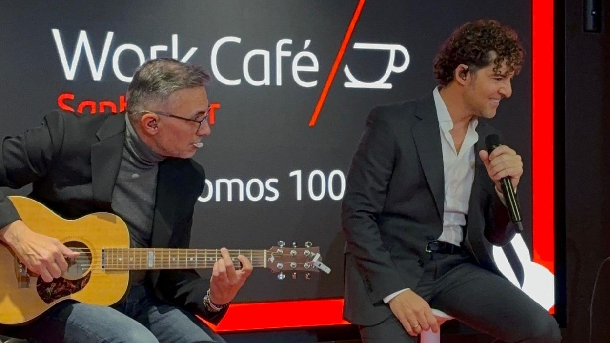 David Bisbal en la inauguración del nuevo Work Café de Santander