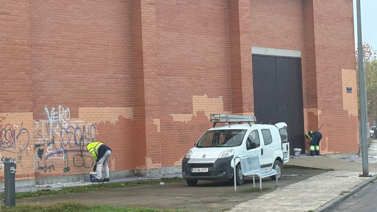 Denuncian que el PP tiró de recursos públicos para montar el mitin de Feijóo en Navalmoral de la Mata.