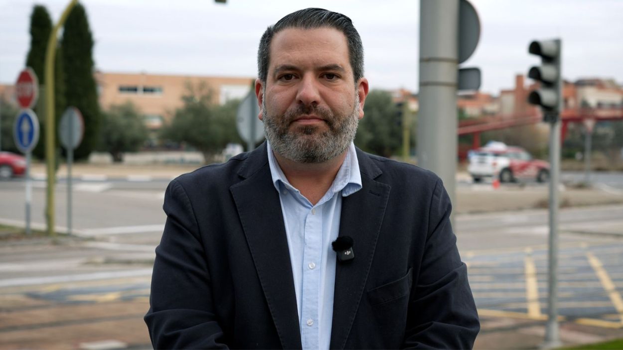 La mesa del directorel dinero de la DANA, Vox y un silencio cómplice. ElPlural.com. 