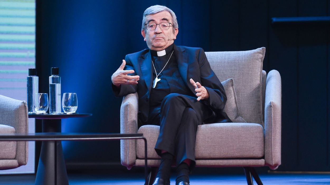 Diálogo entre Salvador Illa y el presidente de la CCE, Luis Argüello. EP 