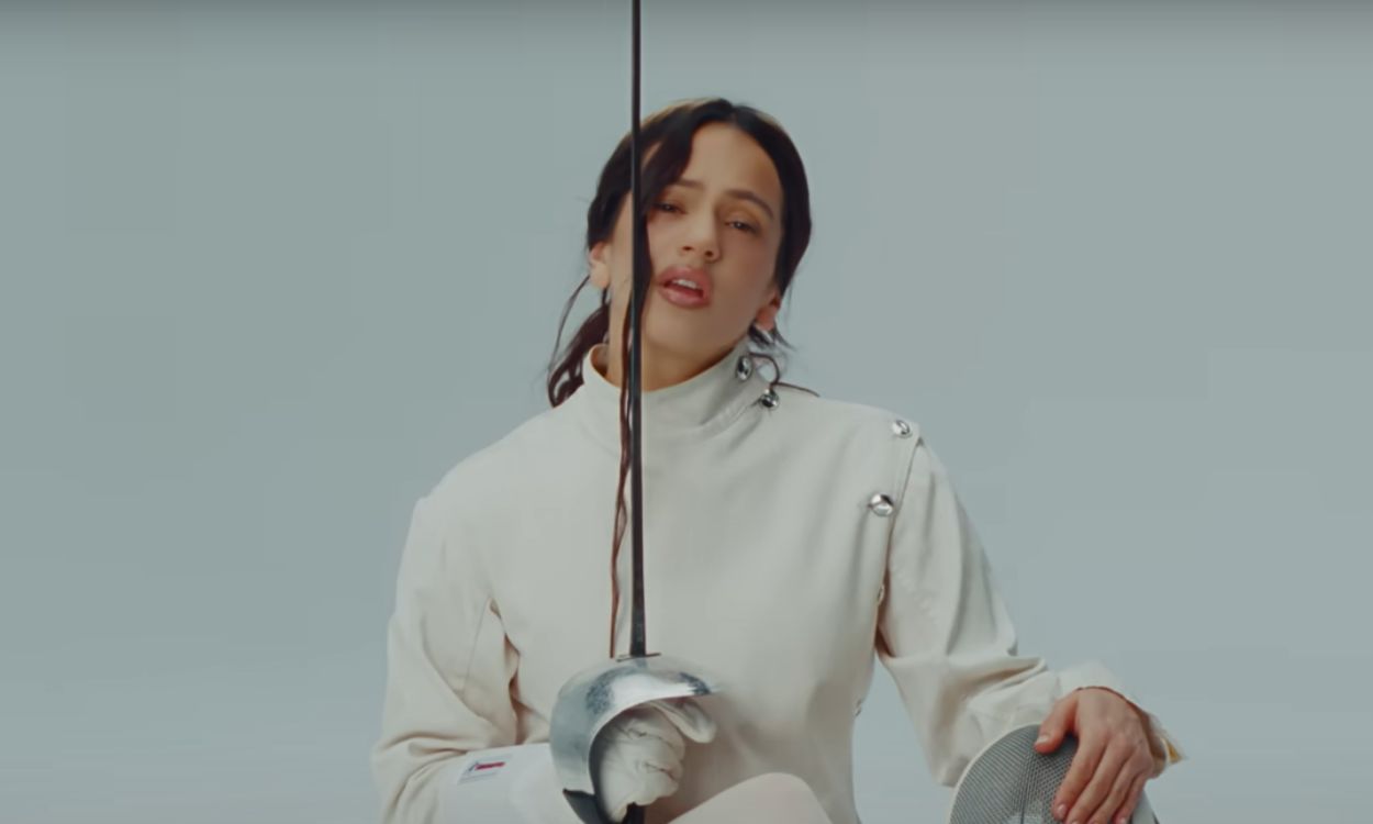 Rosalía en el videoclip de 'La Perla'. Youtube