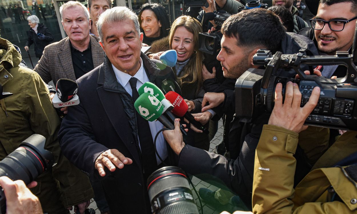 El presidente del FC Barcelona, Joan Laporta, a su salida a la Ciutat de la Justicia, a 12 de diciembre de 2025, en Barcelona, Catalunya (España). EP