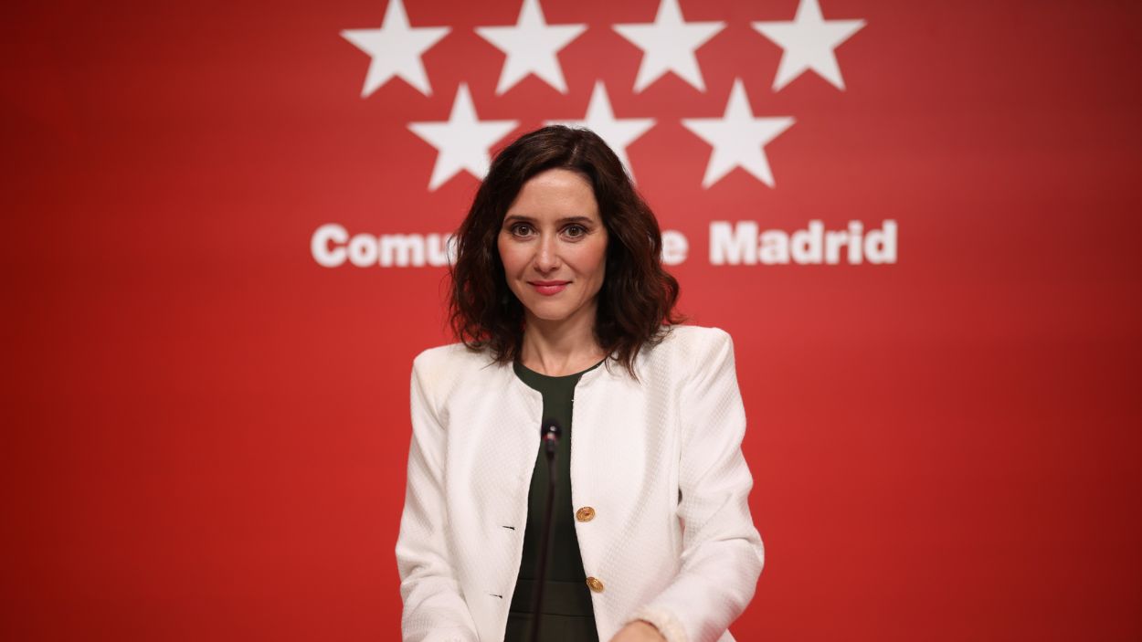 La presidenta de la Comunidad de Madrid, Isabel Díaz Ayuso, durante una rueda de prensa tras la reunión del Consejo de Gobierno a 17 diciembre 2025. EP.