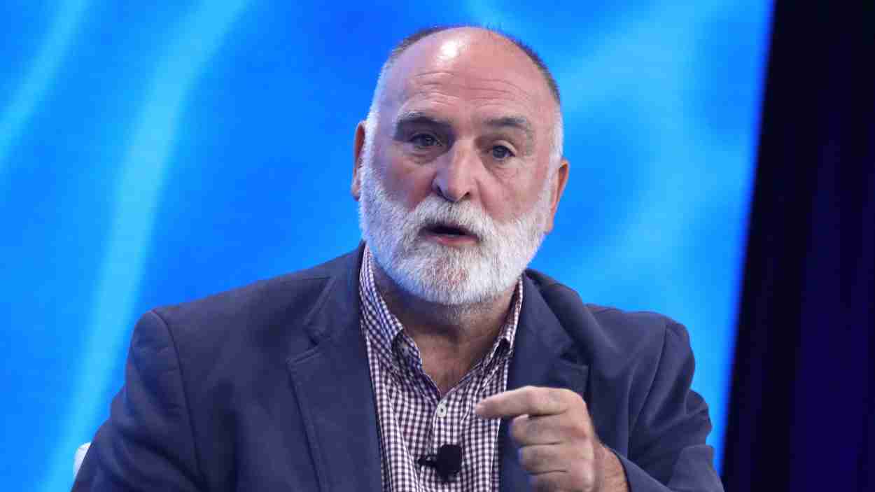 El cocinero José Andrés, junto a su fundación ONG World Central Kitchen, fue uno de los primeros en acudir a la zona cero de la DANA el 29 de octubre de 2024