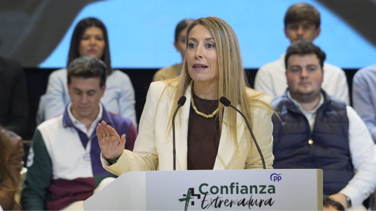 La candidata del PP a la presidencia de Extremadura, María Guardiola, durante un acto de campaña electoral. EP.