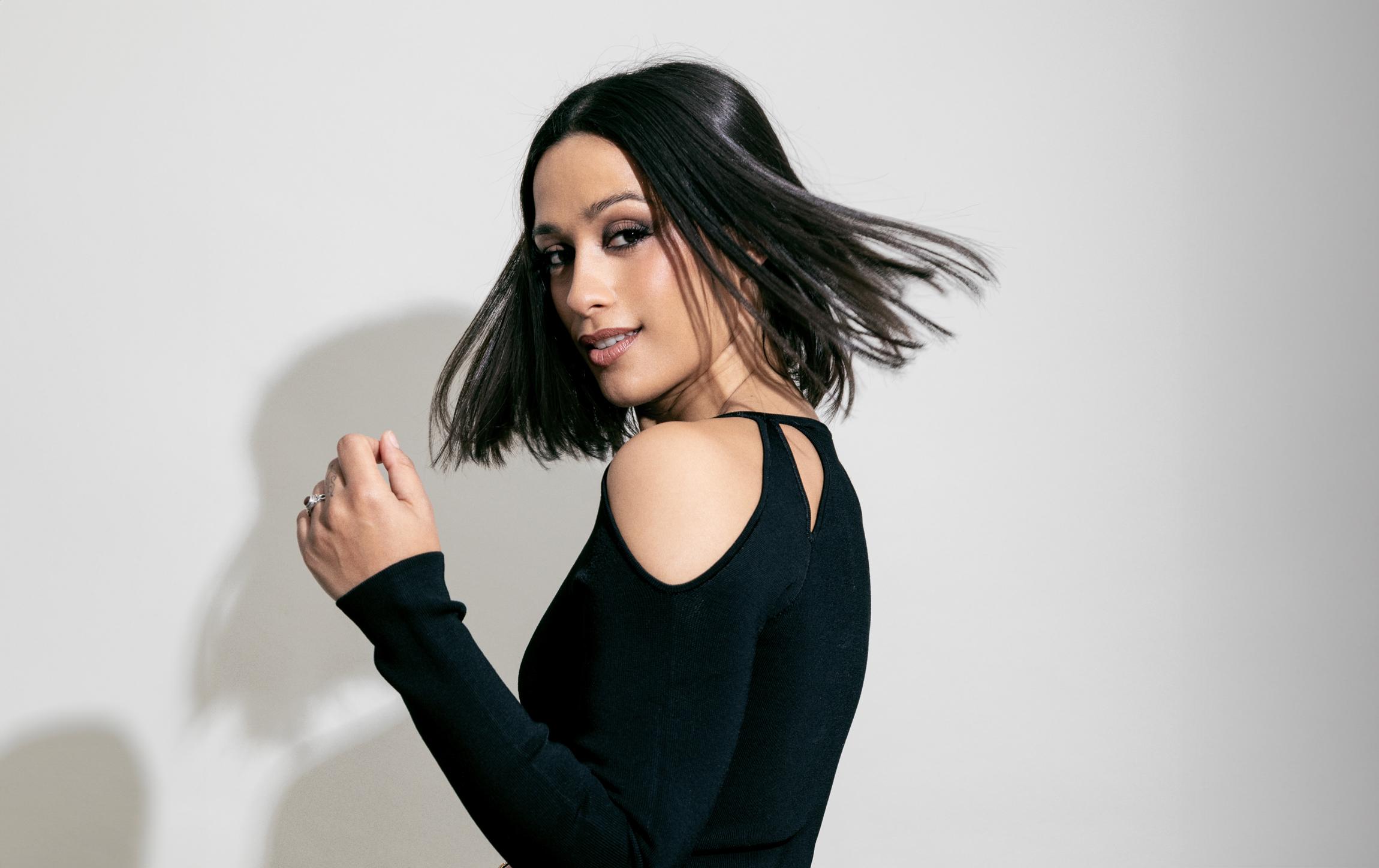 Vestido: Karl Lagerfeld
