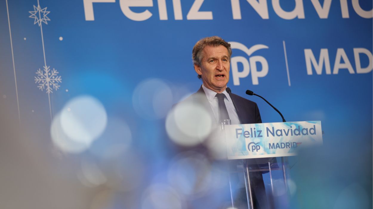 El presidente del PP, Alberto Núñez Feijóo, en la cena de Navidad de su partido en Madrid en diciembre de 2025. EP.