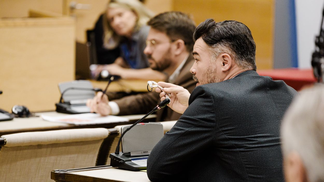 El portavoz de ERC en el Congreso de los Diputados, Gabriel Rufián, en la comisión de investigación de la DANA de Valencia. EP.