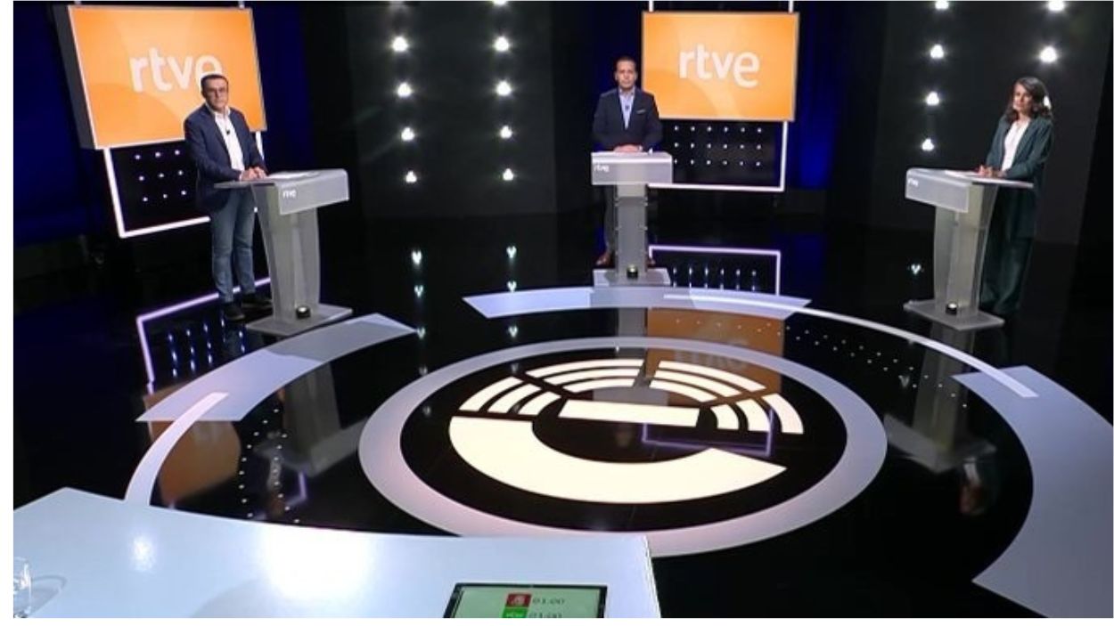 ebate electoral del 21D en RTVE entre Miguel Ángel Gallardo (PSOE), Óscar Fernández Calle (Vox) e Irene de Miguel (Unidas por Extremadura). EP