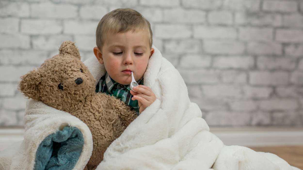 Invierno y virus: por qué los niños se contagian más y cómo ayudar a sus defensas