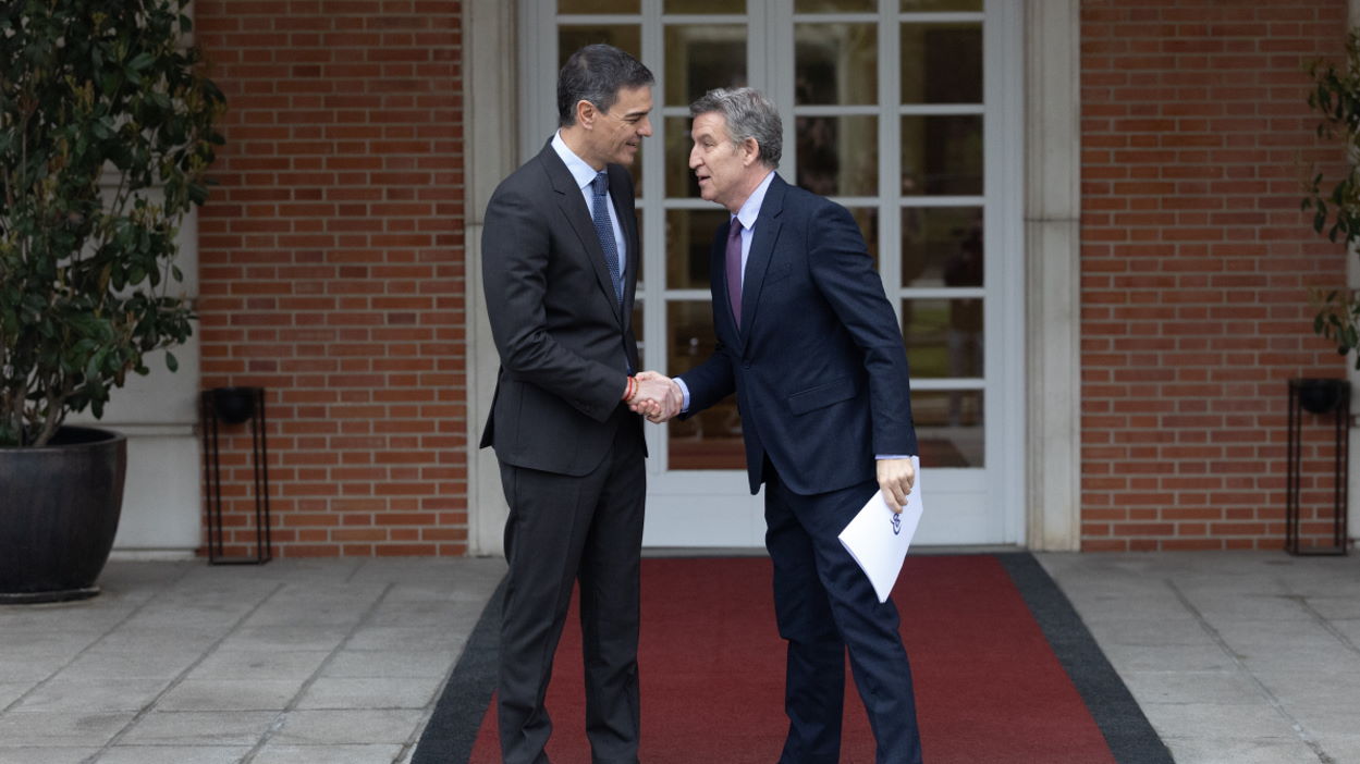 Los socialistas resisten a la espera de un cambio de escenario con la primavera. EP.