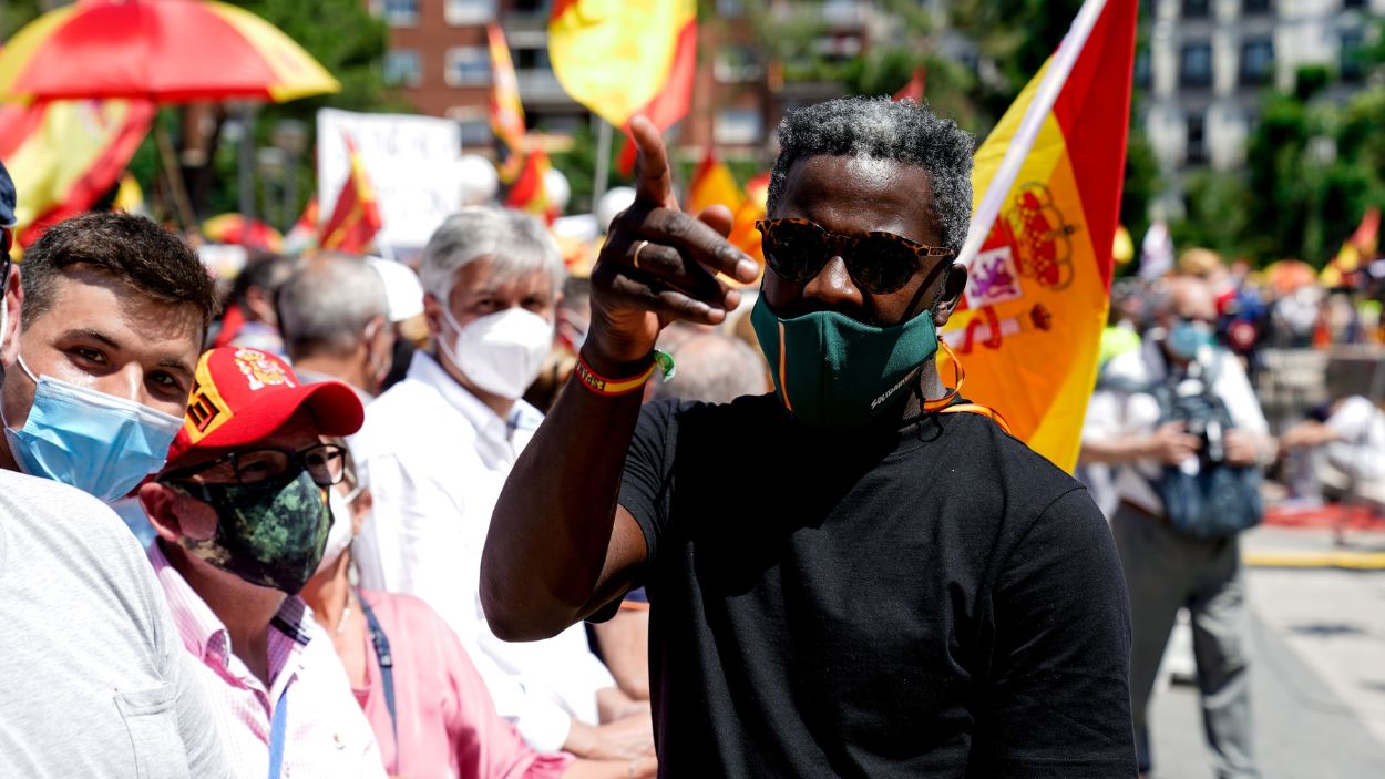 Bertrand Ndongo. EP.