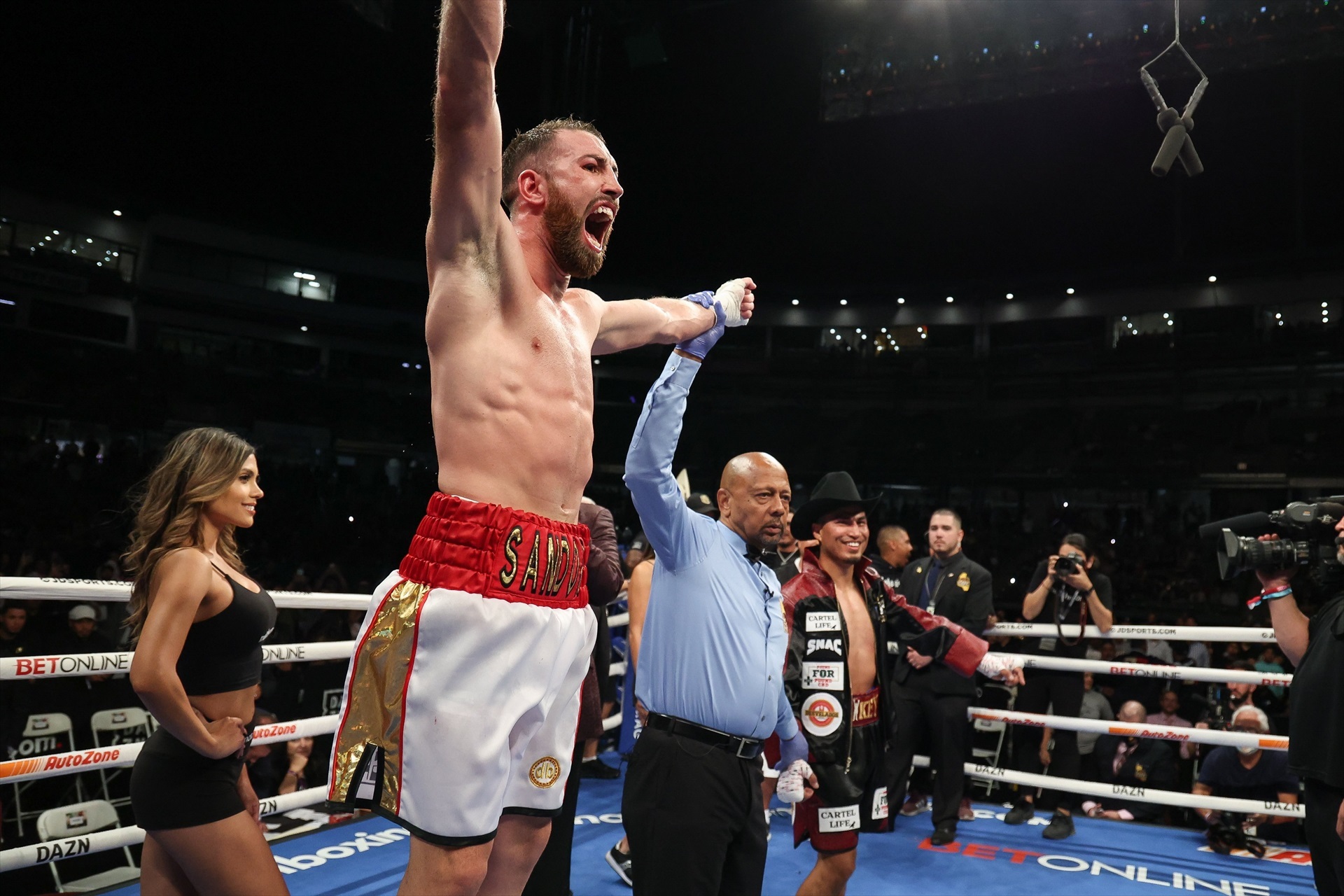 Sándor Martín tras vencer una pelea| EP