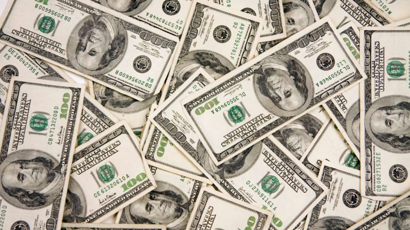 Dólares en efectivo
