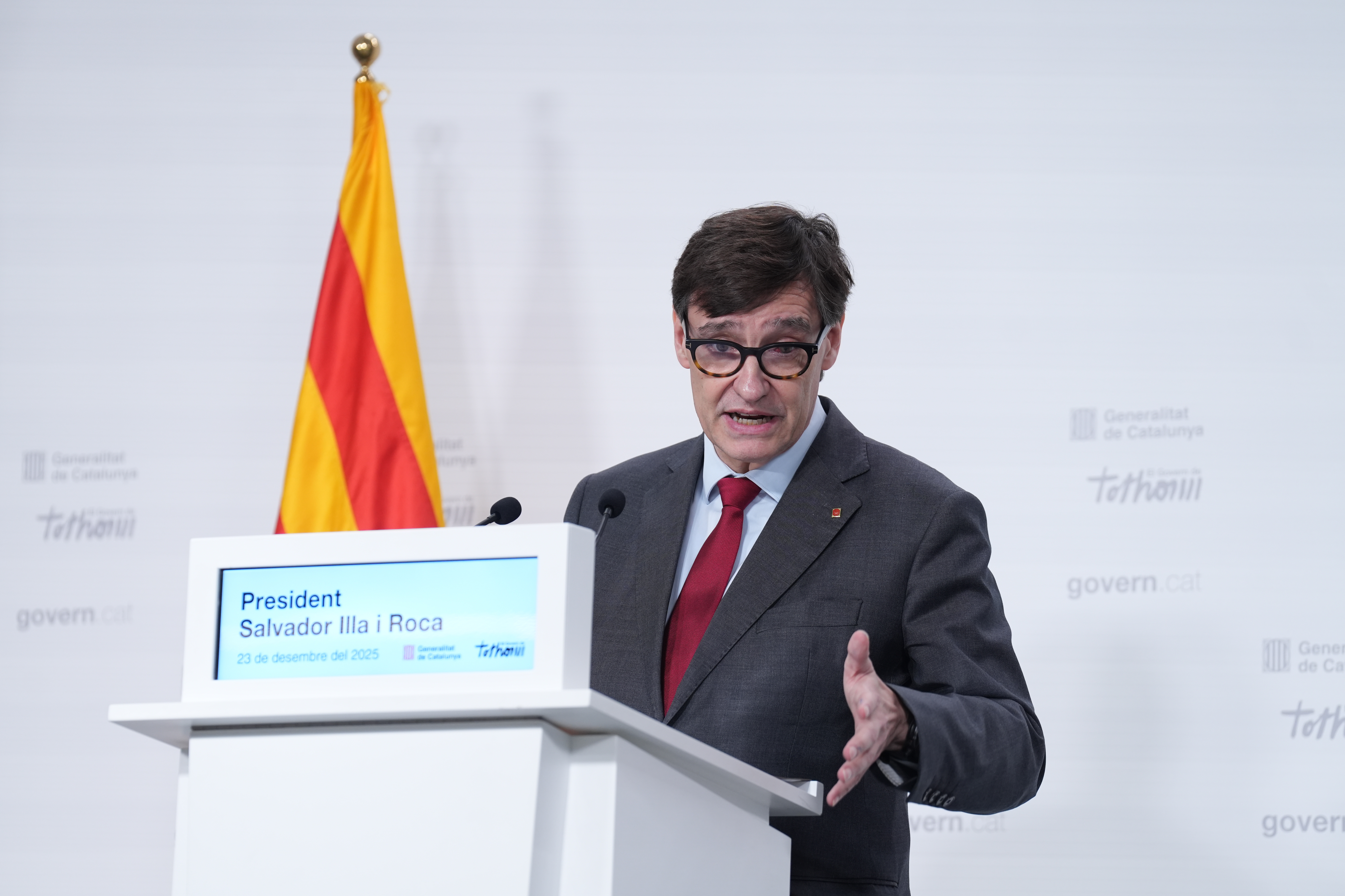 El presidente de la Generalitat, Salvador Illa, durante una rueda de prensa tras la reunión del Consell Executiu, a 23 de diciembre de 2025. David Zorrakino / EP