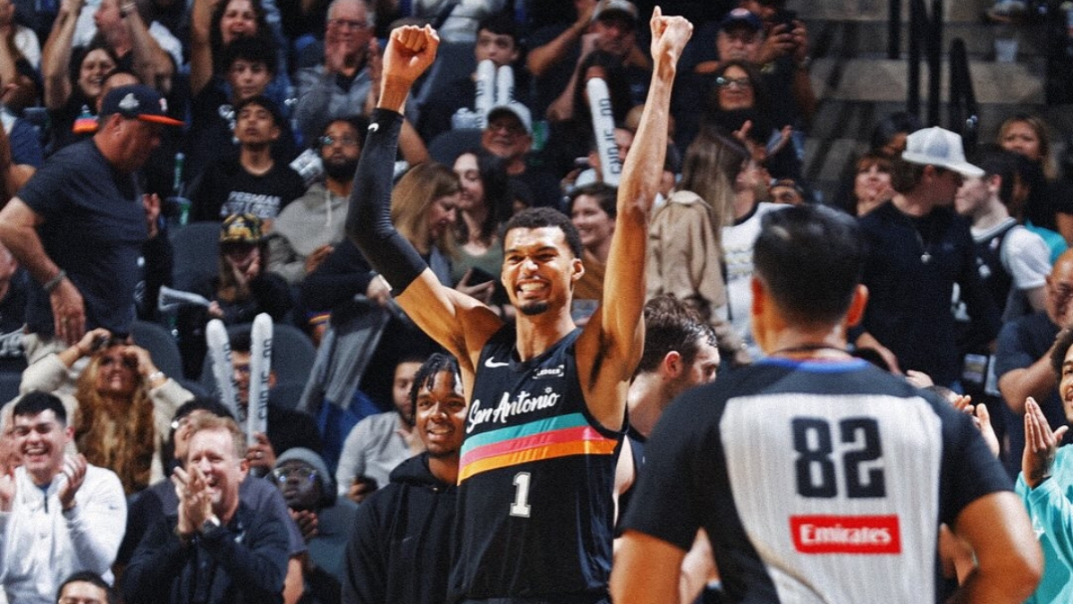 Wemby celebrando la victoria| @Spurs