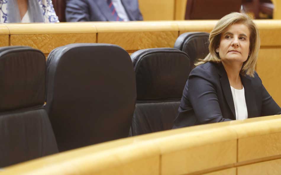 La ministra de empleo, Fátima Báñez, cuyo director general Javier Thibault firma el escrito remitido a la juez.