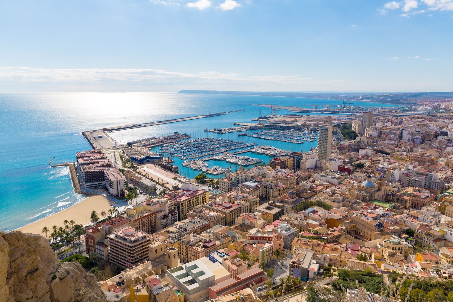 Vista general de Alicante desde el castillo de Santa Bárbara