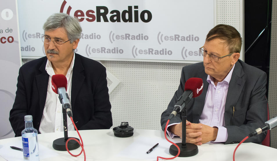Robles y Trancón en un momento de la entrevista con Jiménez Losantos