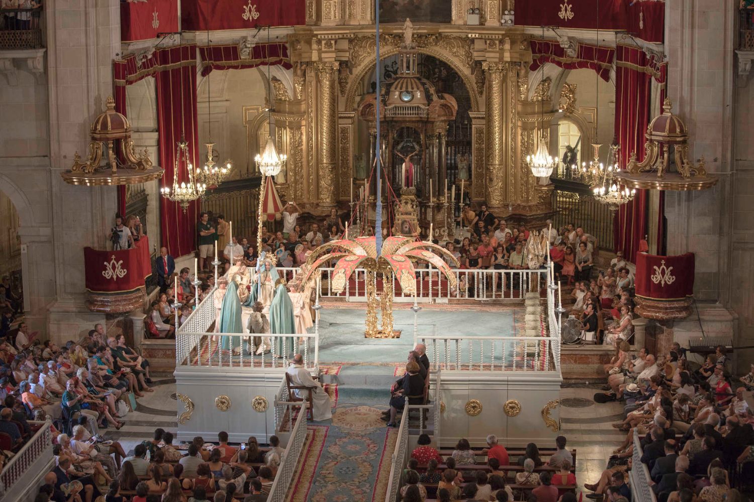 Un momento de la representación del Misteri d'Elx