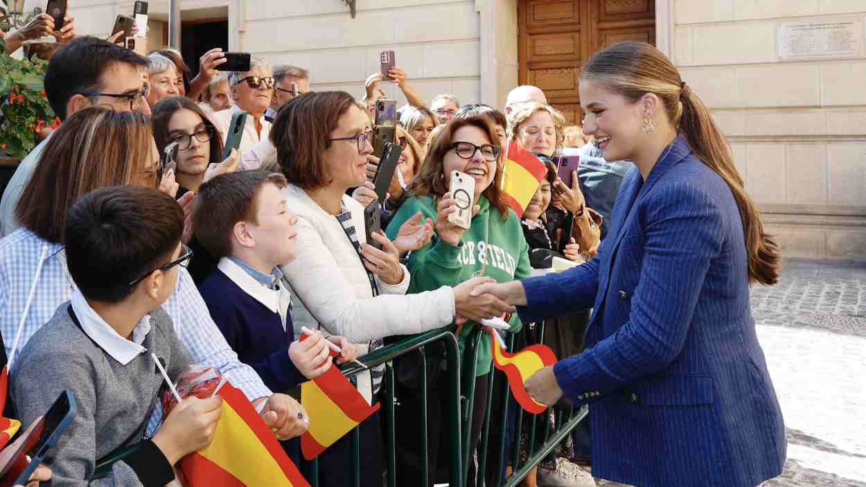 Fotografía de la visita a Navarra. Casa Real
