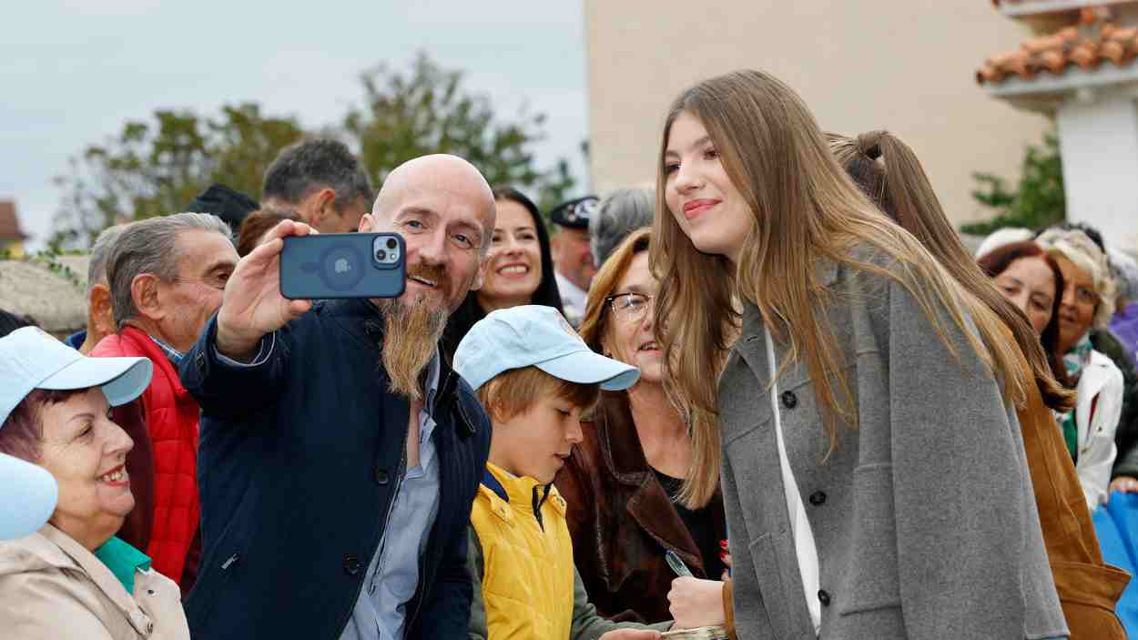 Fotografía en el pueblo ejemplar Valdesoto. Casa Real