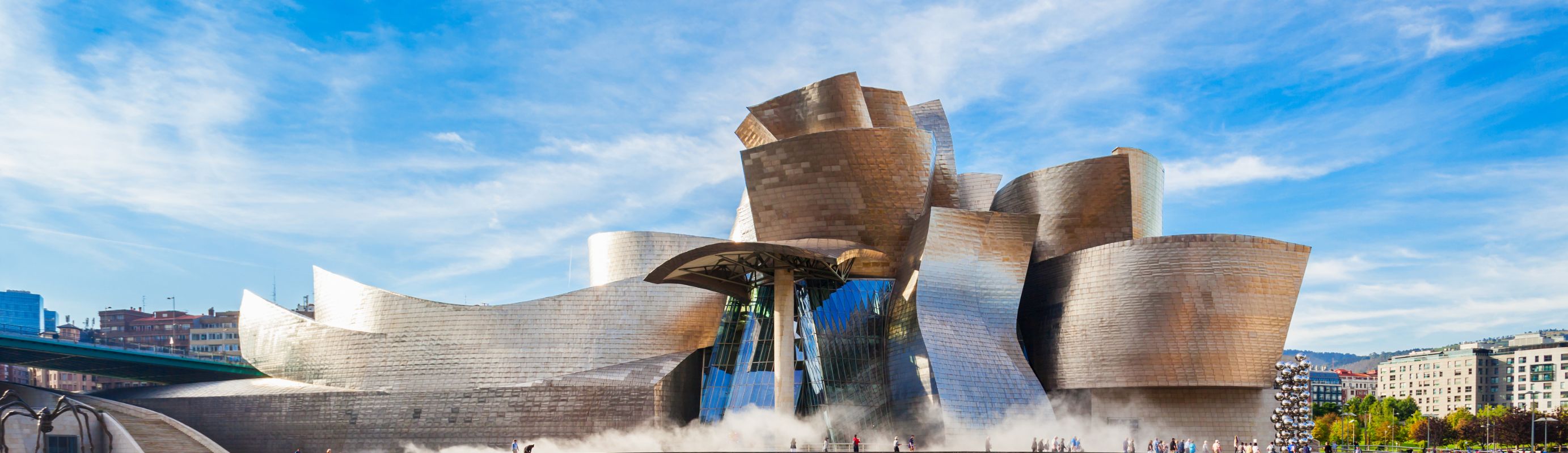El Cercanías que une Bilbao con la costa permite redescubrir una comarca que cambió sin perder su identidad