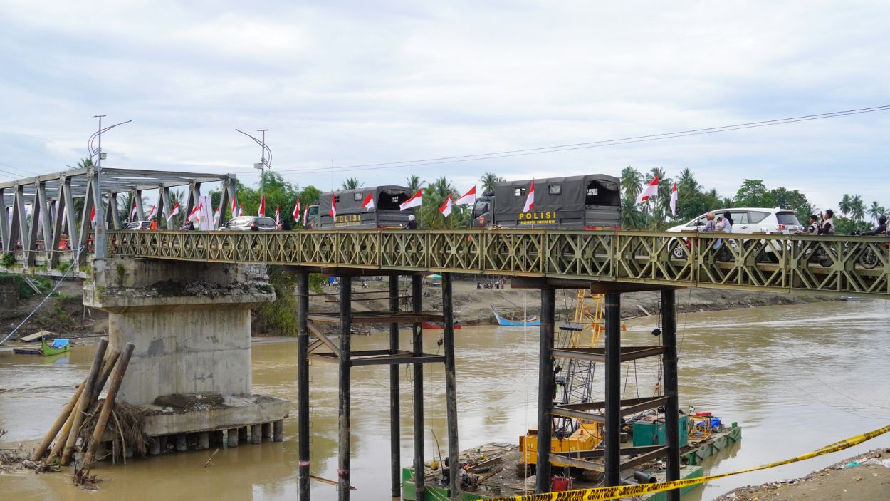Los equipos de rescate reanudan la búsqueda de los cuatro españoles desaparecidos en un naufragio. EP.