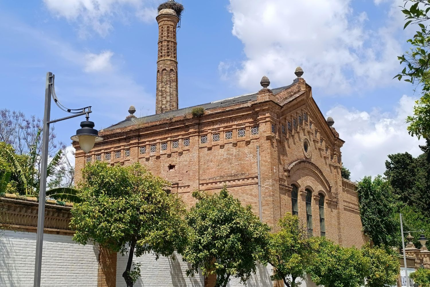 Antiguo alambique de las bodegas Harveys, en Jerez de la Frontera