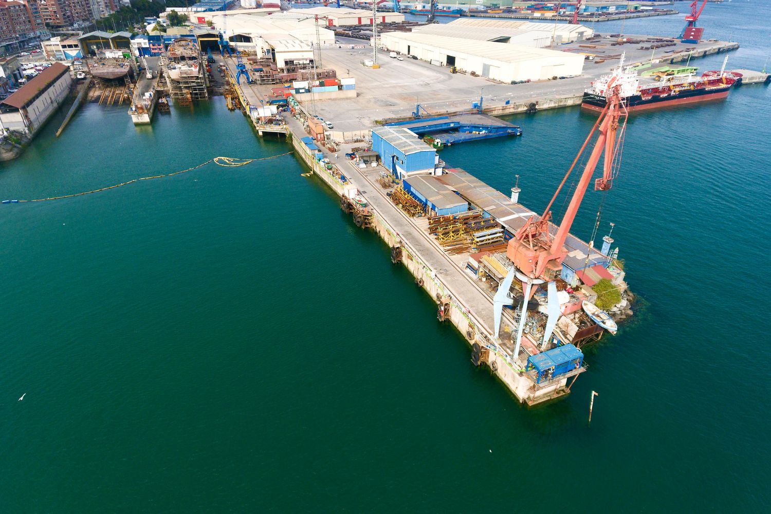 Vista aéra del puerto de Santurtzi
