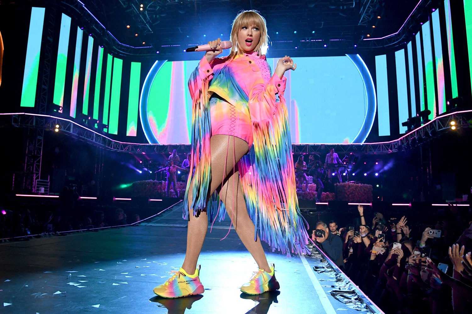 CARSON, CALIFORNIA – JUNE 01: (EDITORIAL USE ONLY. NO COMMERCIAL USE) Taylor Swift performs onstage at 2019 iHeartRadio Wango Tango presented by The JUVÉDERM® Collection of Dermal Fillers at Dignity Health Sports Park on June 01, 2019 in Carson, California. (Photo by Kevin Mazur/Getty Images for iHeartMedia)
