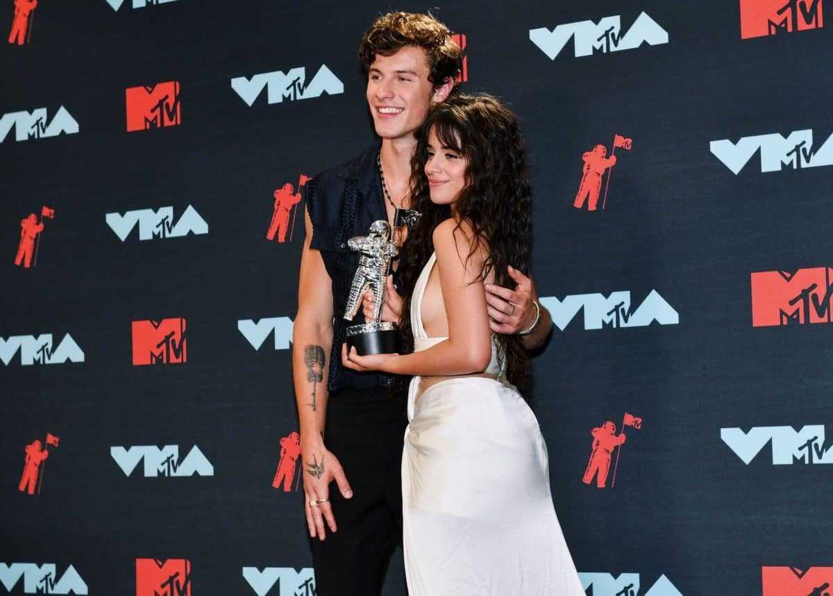 745f3e74-2019-mtv-vma-image-via-twitter-1200x858.jpg