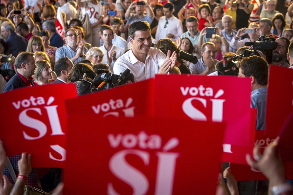 Pedro Sánchez, en una imagen en un mitin en Zaragoza, ha revolucionado las redes con su mensaje. 