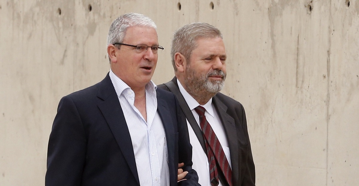 Pablo Crespo llegando a la Audiencia Nacional junto a su abogado Miguel Durán