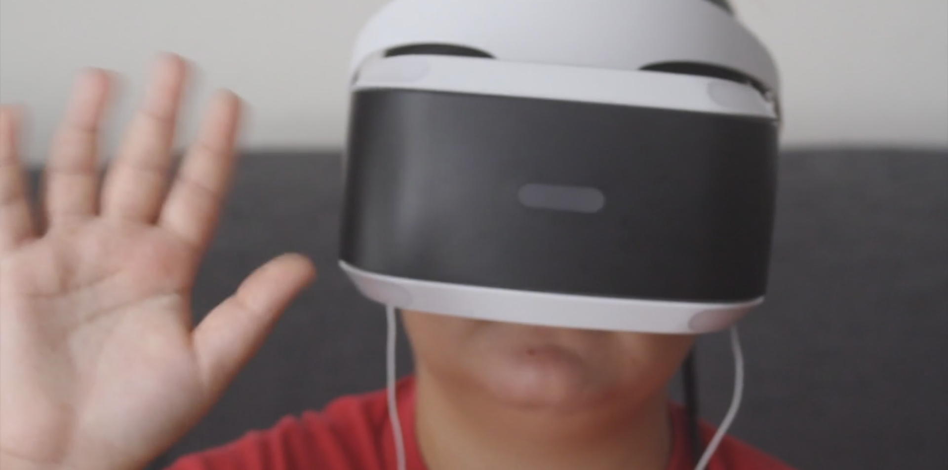 Javier Lanzas con las PlayStation VR.