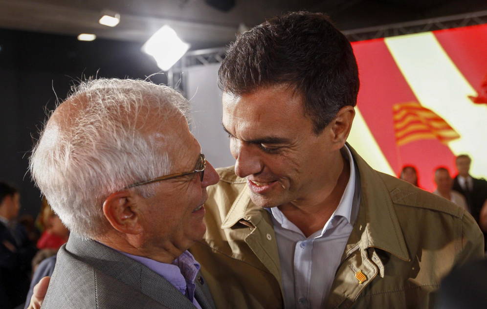 Josep Borrell y Pedro Sánchez en una imagen de archivo.