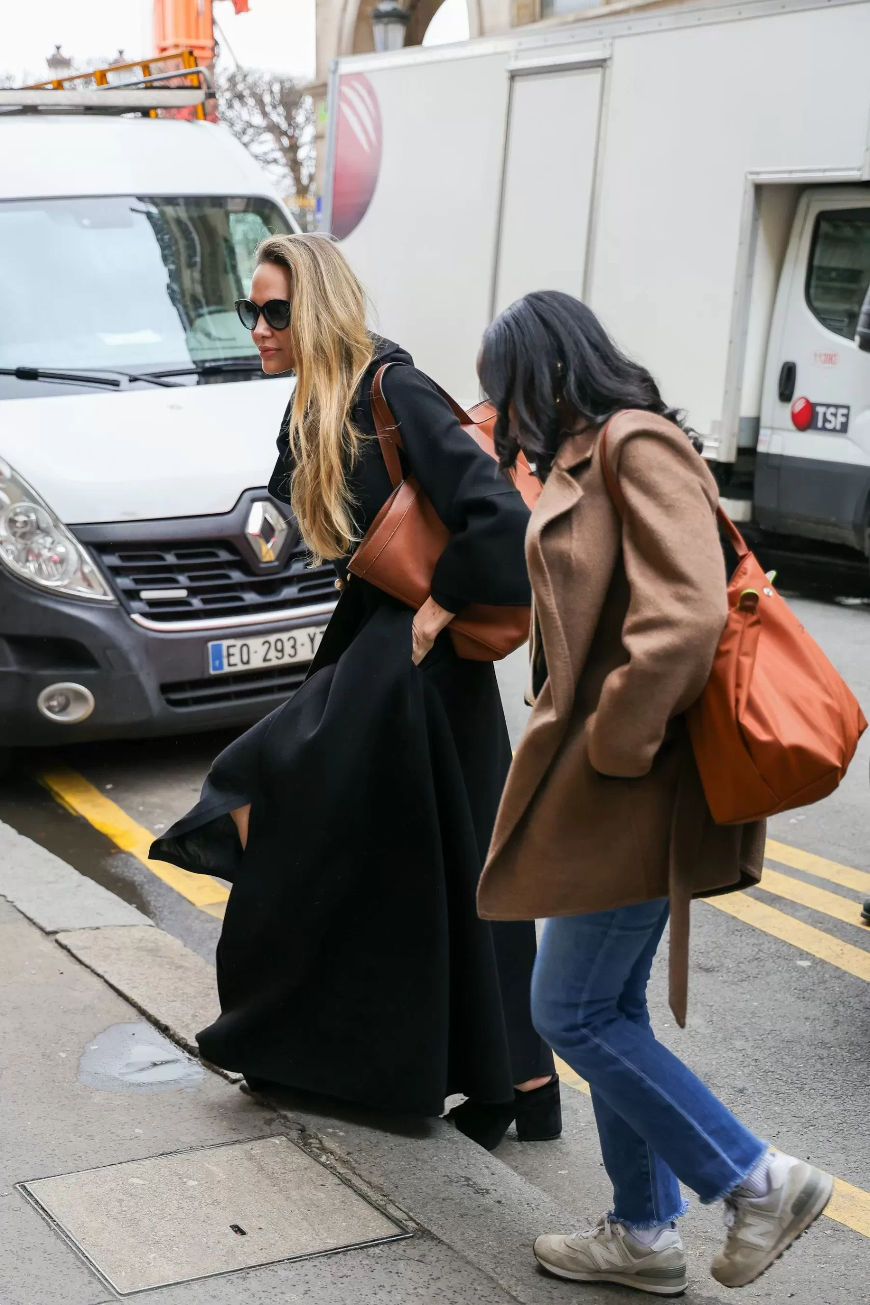 Angelina Jolie-xmagcover-111224-scaled.webp