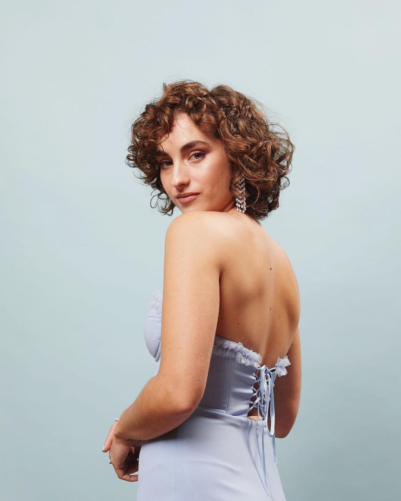 Maria Caballero con vestido de Lydia Maroto fotografía de @danipaperboat
