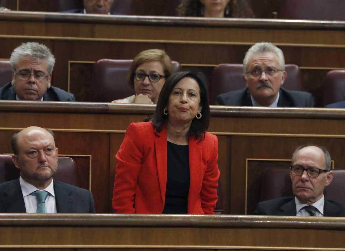 La diputada del PSOE Margarita Robles, durante las votaciones del debate de investidura. 