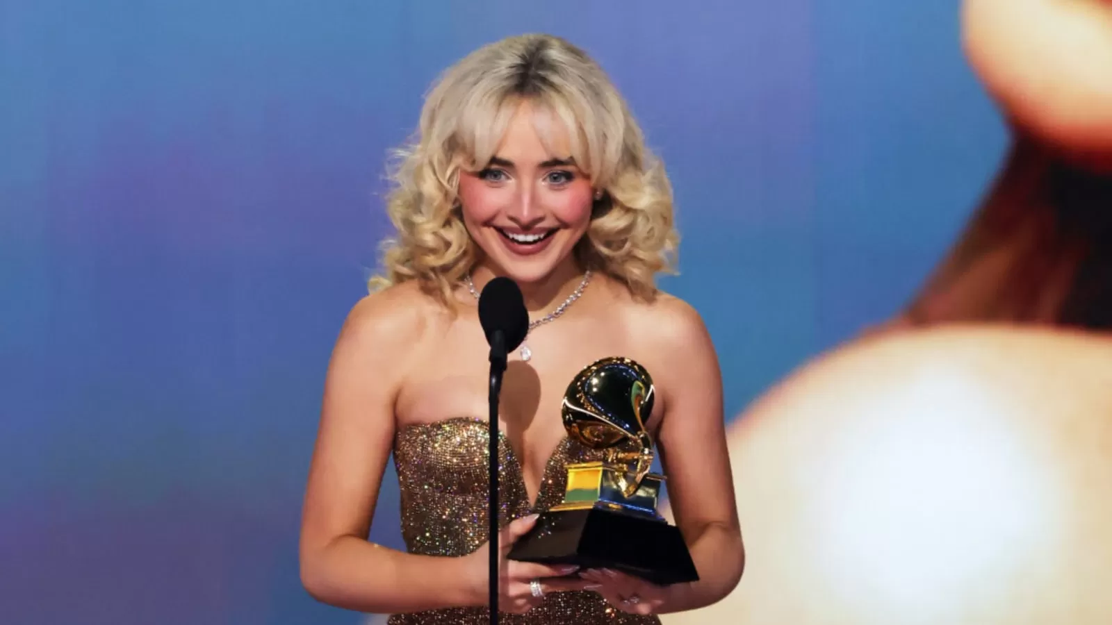 SabrinaCarpenter_grammy2025_030225_1.webp