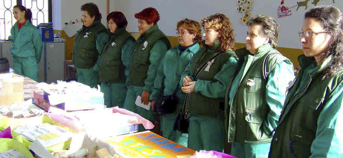 En la imagen, un grupo de mujeres en un taller de empleo