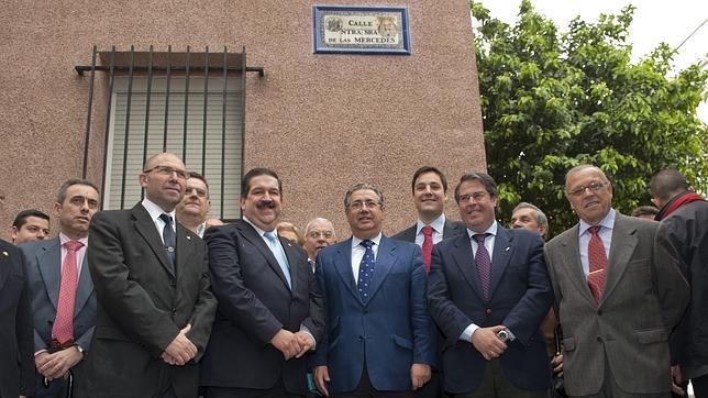 Zoido, el día del cambio de la calle de Pilar Bardem y el reconocimiento de que quien puede resolver los problemas del barrio es 'el Cautivo'. EFE/Archivo