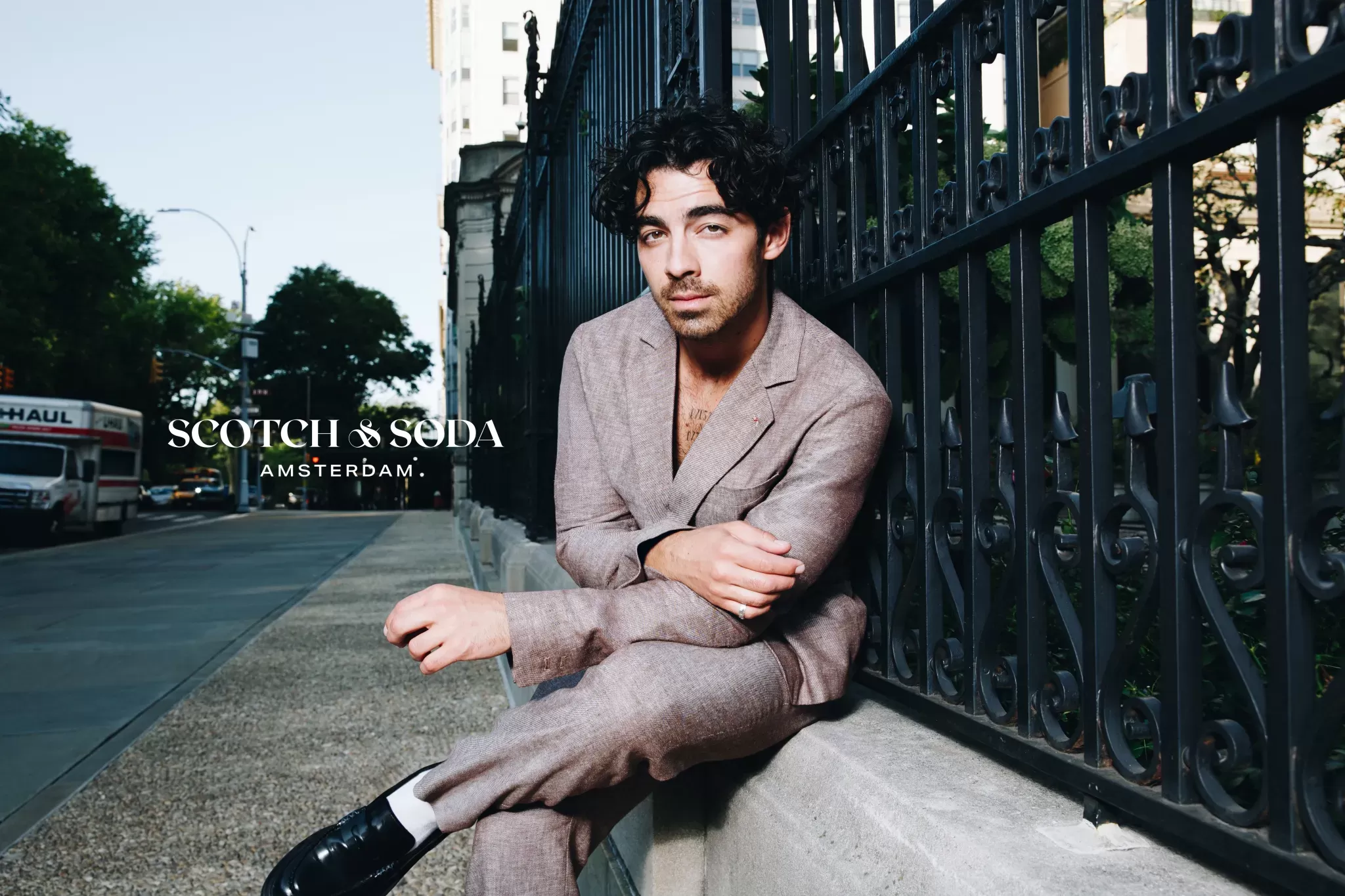 joe Jonas-scotch & soda-1-20225.webp
